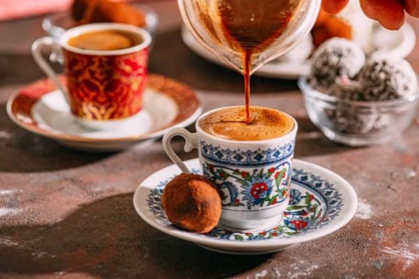 نسبت دقیق آب، قهوه و شکر برای دستیابی به طعم متعادل